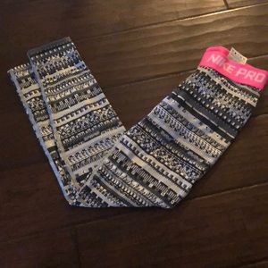 Nike patterned leggings